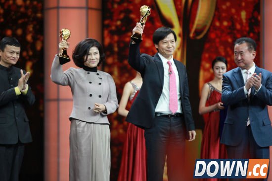 格力董事长回应雷军对赌：没有可比性