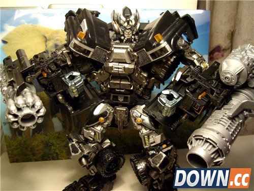 《变形金刚前线》角色回归玩具模型