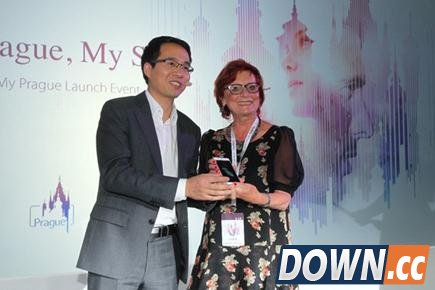 她拿什么征服了布拉格