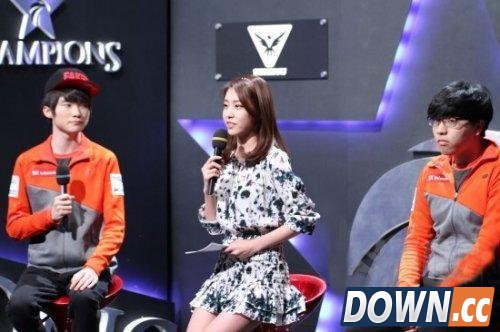 LOL Faker职业期间没有找女朋友计划