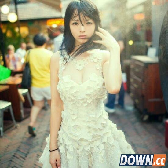 歪歪李玲代言手机游戏