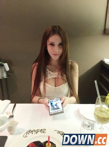 游戏嫩模另类秀身材手法