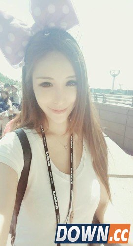 游戏嫩模另类秀身材手法