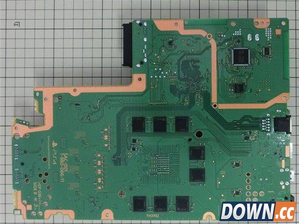 新版PS4拆机图片曝光