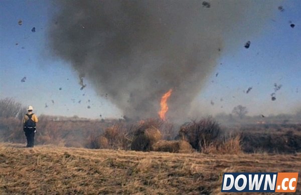 广东惊现火龙卷：高达20米 温度过1000℃