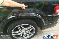 11岁熊孩子划伤9辆车：300万奔驰车主惊呆