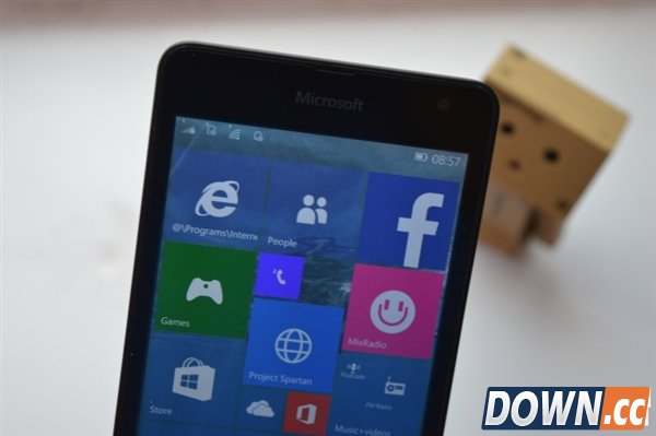 Windows Phone新机曝光：带前置闪光