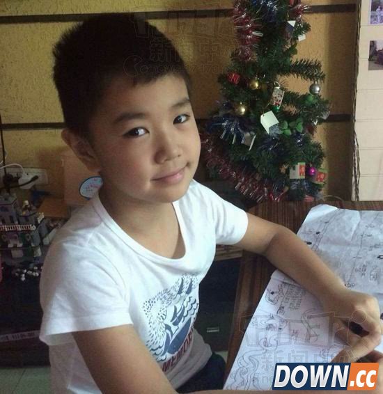 男孩自画游戏 小男孩设计游戏 rpg游戏设计 8岁男孩画游戏