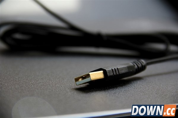 灯厂新玩具 Razer发光鼠标垫Firefly图赏