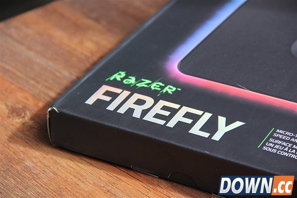 灯厂新玩具 Razer发光鼠标垫Firefly图赏