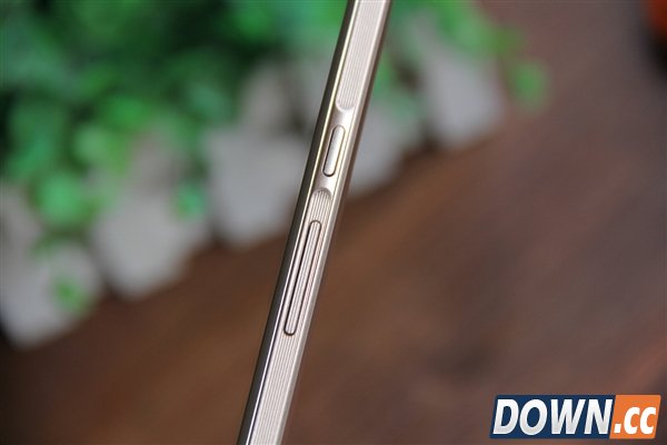 99.5%金属附体！华为全新8寸平板M2图赏