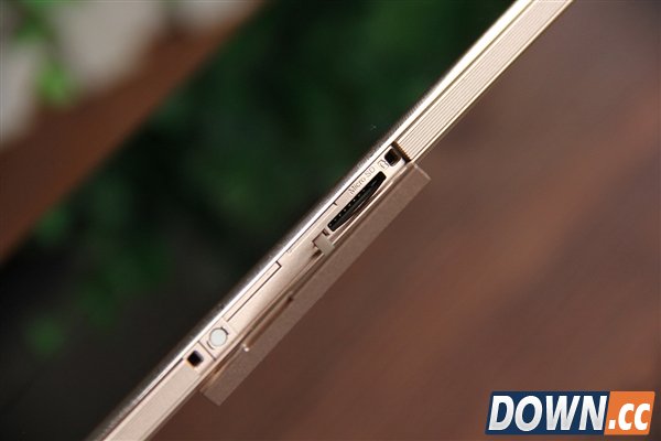 99.5%金属附体！华为全新8寸平板M2图赏