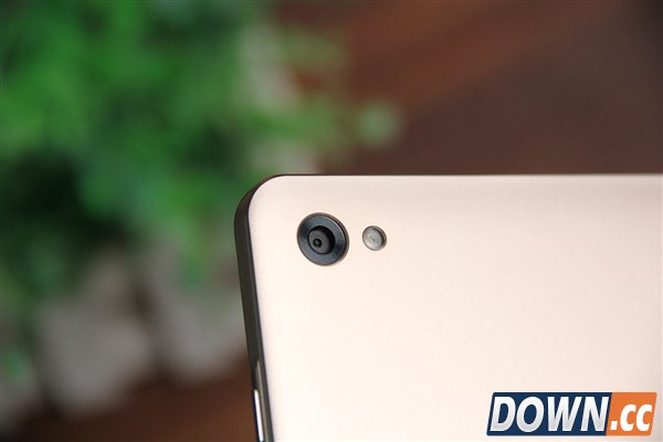 99.5%金属附体！华为全新8寸平板M2图赏