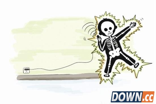 充电玩手机 18岁小伙脖颈、脚底被烧焦