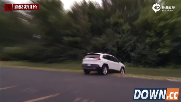 黑客轻松入侵车载系统：遥控栽进水沟