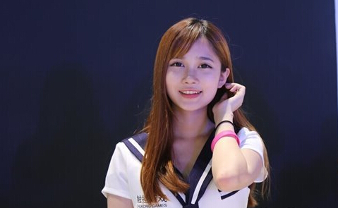VR虚拟现实设备似乎比ChinaJoy ShowGirl更为火爆