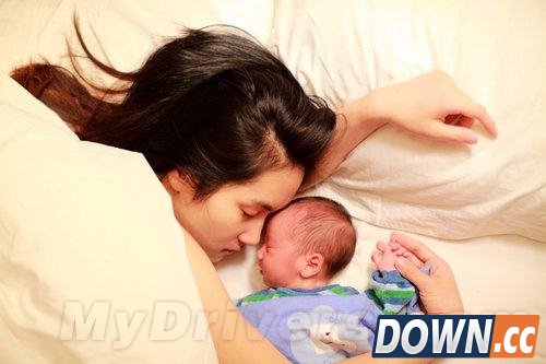 产妇“捂月子”中暑身亡：盖棉被不开空调