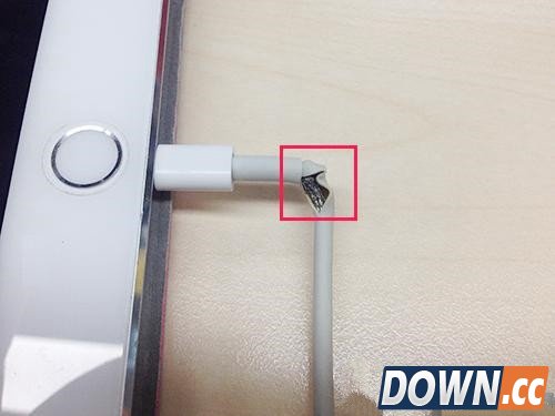 苹果数据线开裂怎么办