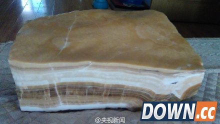 一亿年前“五花肉”石头