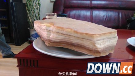 一亿年前“五花肉”石头