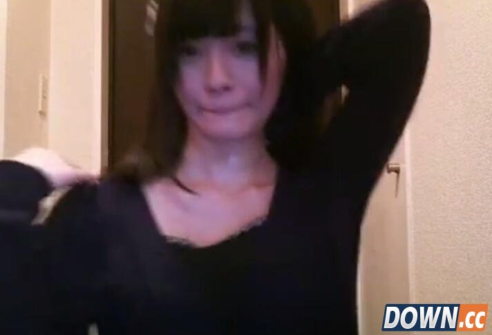 日本女主播纸巾擦身