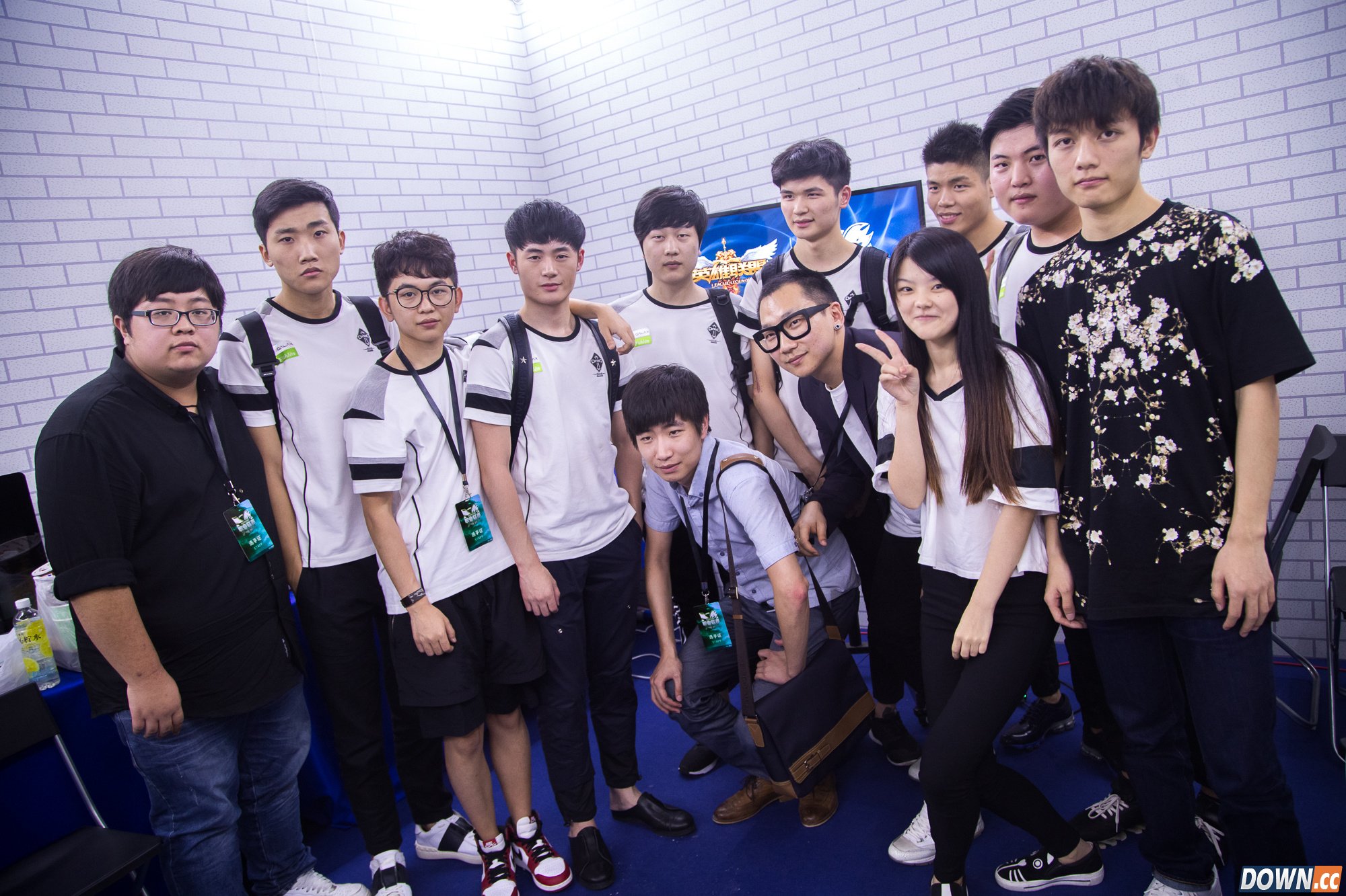 OMG领队露露微博地址