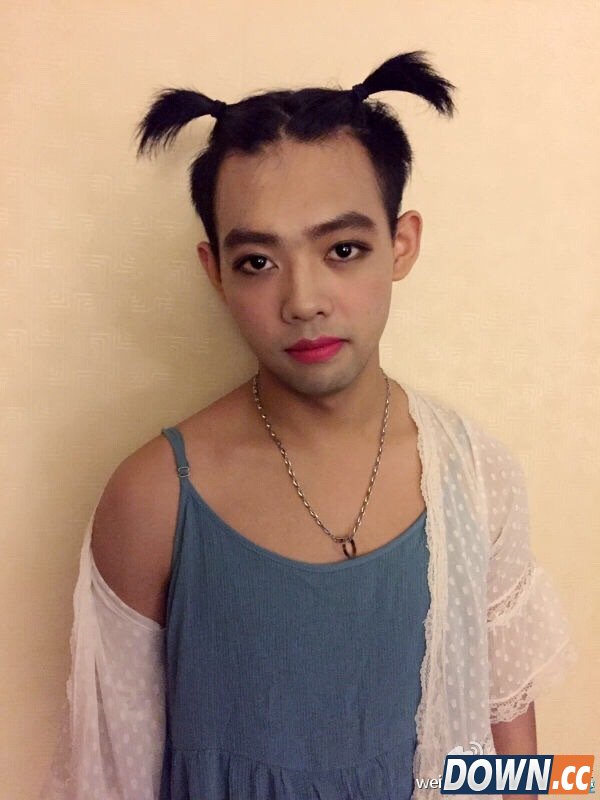 DOTA Maybe“清纯”女装照