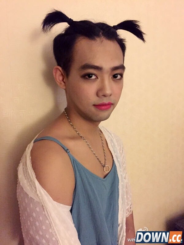 DOTA Maybe“清纯”女装照