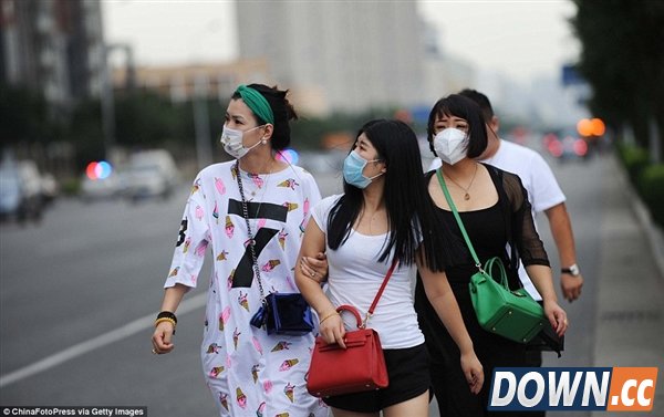 外媒公布天津爆炸现场照片