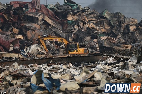 外媒公布天津爆炸现场照片