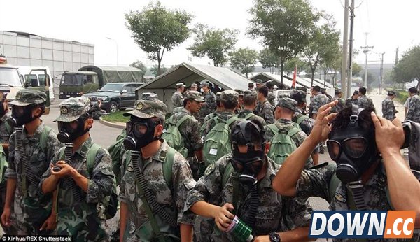 外媒公布天津爆炸现场照片