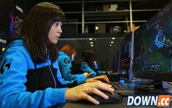 LOL"香港女子战队”