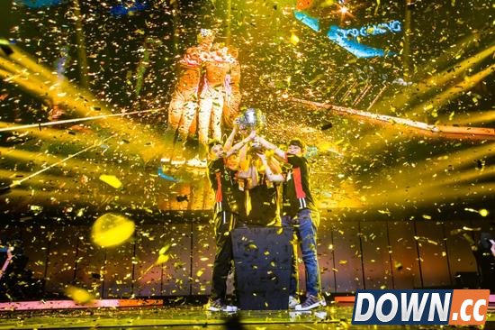 国外lol玩家热议LPL决赛