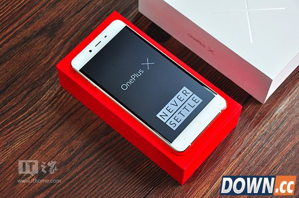 一加手机X皓月白开箱图赏