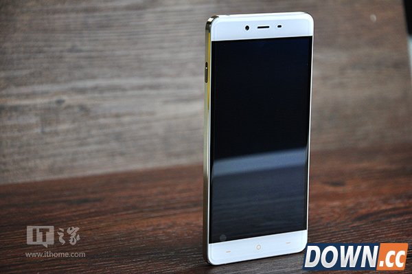 一加手机X皓月白开箱图赏