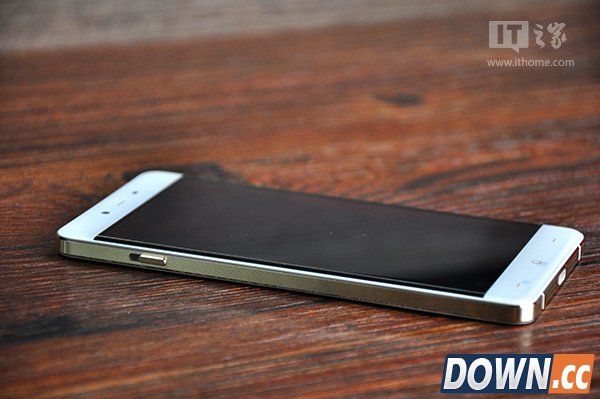 一加手机X皓月白开箱图赏