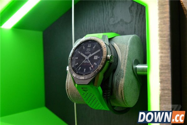 豪雅推出首款安卓智能手表