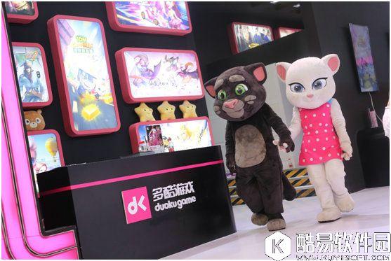 汤姆猫跑酷周年庆 CJ现场撩完妹就跑！