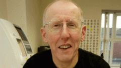 机械师成功修好了自己的心脏