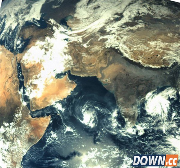 印度火星探测器眼中的地球