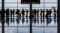 “机票黄牛党”运作内幕：占座后加价倒卖