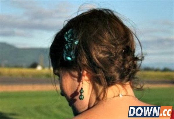 美女子5年未用洗发水更健康