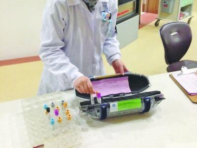 这个医院竟用“炮弹”送药