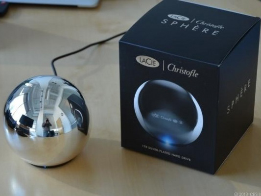 史上造型最梦幻奢华的“水晶球”硬盘亮相