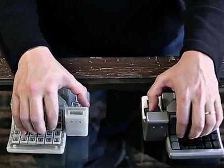 键盘鼠标加摇杆 三位一体的最强操作外设