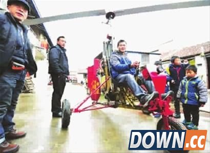 男子4万元造旋翼飞机 结果不让飞