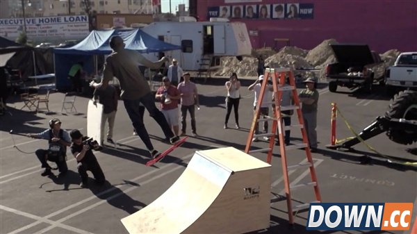 柯南滑板弱爆 反重力浮空滑板出现