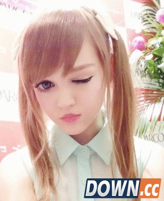 美版清纯真人芭比爆红 原照雷翻网友