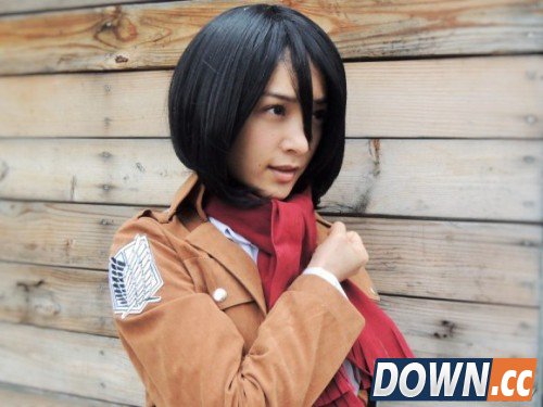 32岁女优迷上《进击的巨人》 COS演15岁三笠妹