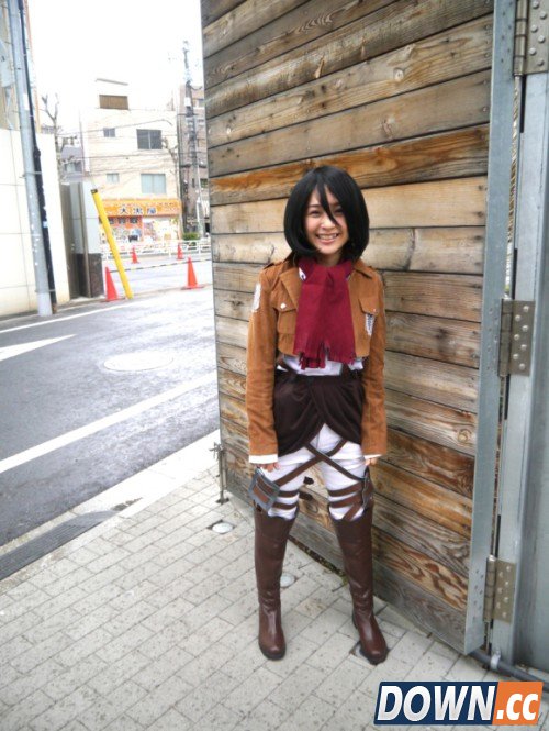 32岁女优迷上《进击的巨人》 COS演15岁三笠妹